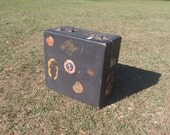 Vintage traveling speaker box case