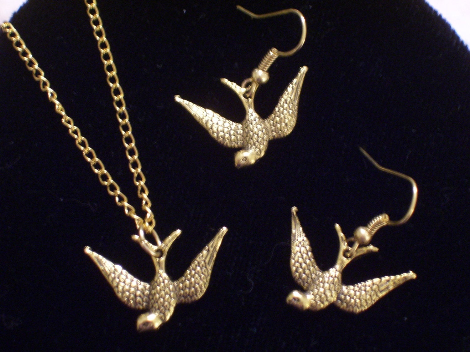 Antiqued Gold Plated Soaring Swallow Bird Pendant Necklace and Earrings Set