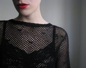 90s black crochet short sleeve tee / small