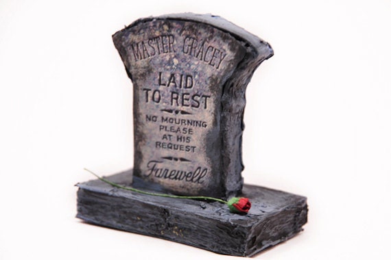 Master Gracey Haunted Mansion Miniature Halloween Dollhouse Decoration
