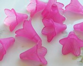 21mm Frosted Fuchsia Acrylic Long Elegant Trumpet Flower Beads, 8 PC (C16)