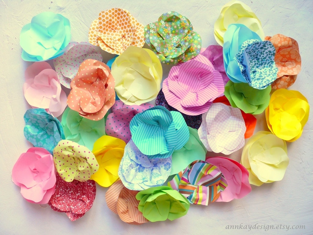 Paper Flower Garland with 10 Paper Flowers
