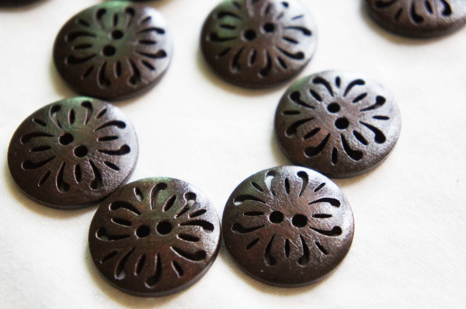 8pcs Wood Buttons Chrysanthemum Flower Buttons 25mm b13