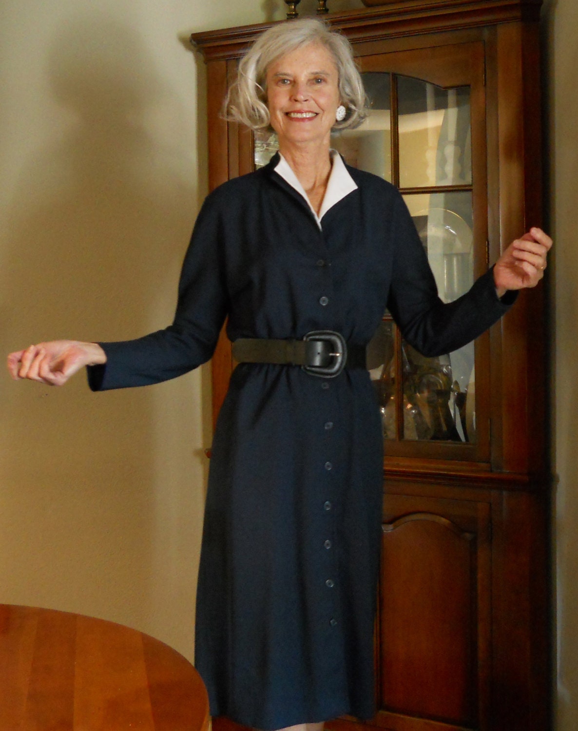Vintage 1970s dress - Kiva Ltd. expensively made navy dress with detachable white collar: m/l