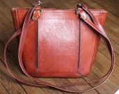 Vintage Leather shoulder bag tote/ Sac vintage en cuir acajou