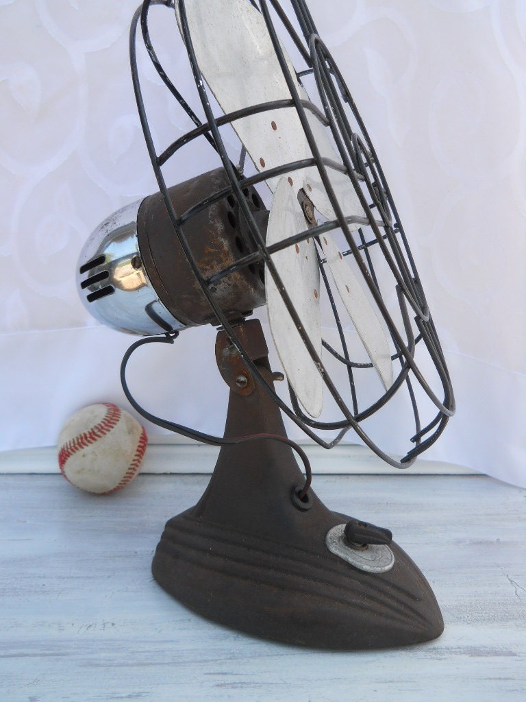 Art Deco cast iron Mid Century antique 1940s table fan Hunter