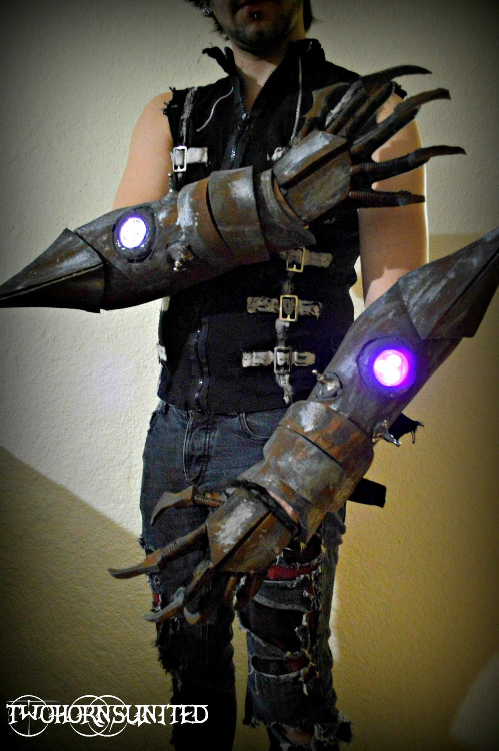 Wasteland rusty LIGHT UP teslapunk apocalypse Gauntlets and claw gloves