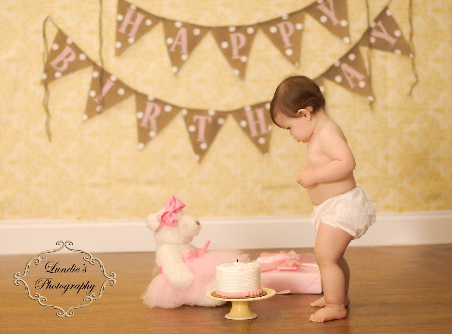 Happy Birthday Burlap Banner / Bunting