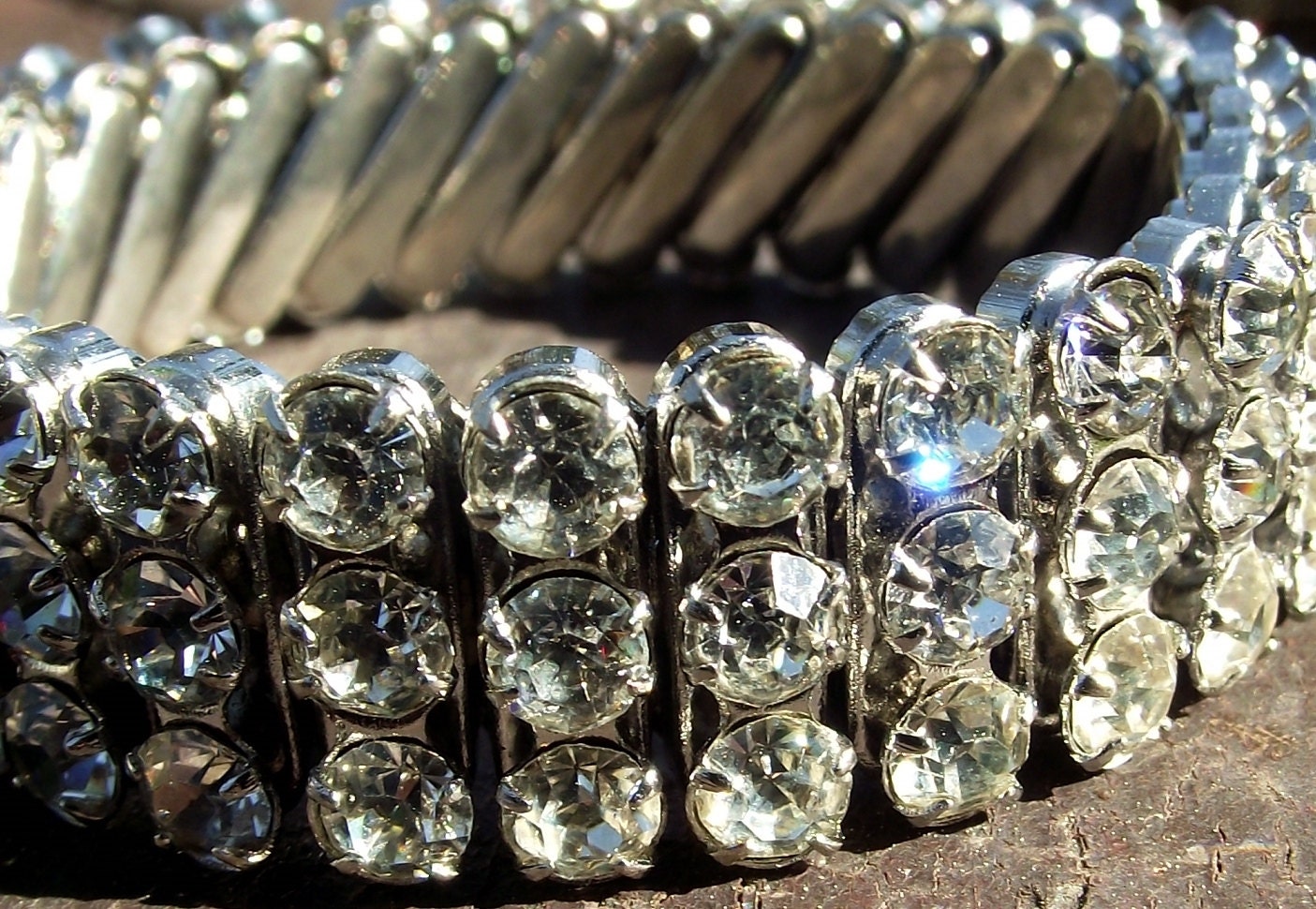 Rhinestone extending bracelet. Glitzy vintage sparkling stones. Great condition.