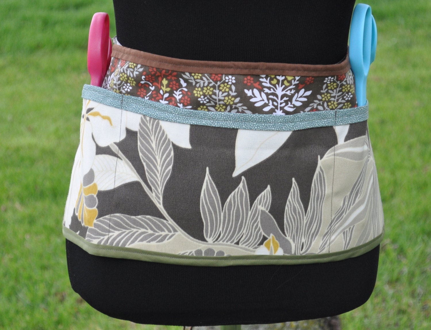 Vendor/Craft/Utility/Carpenter Apron, women's, ready to ship