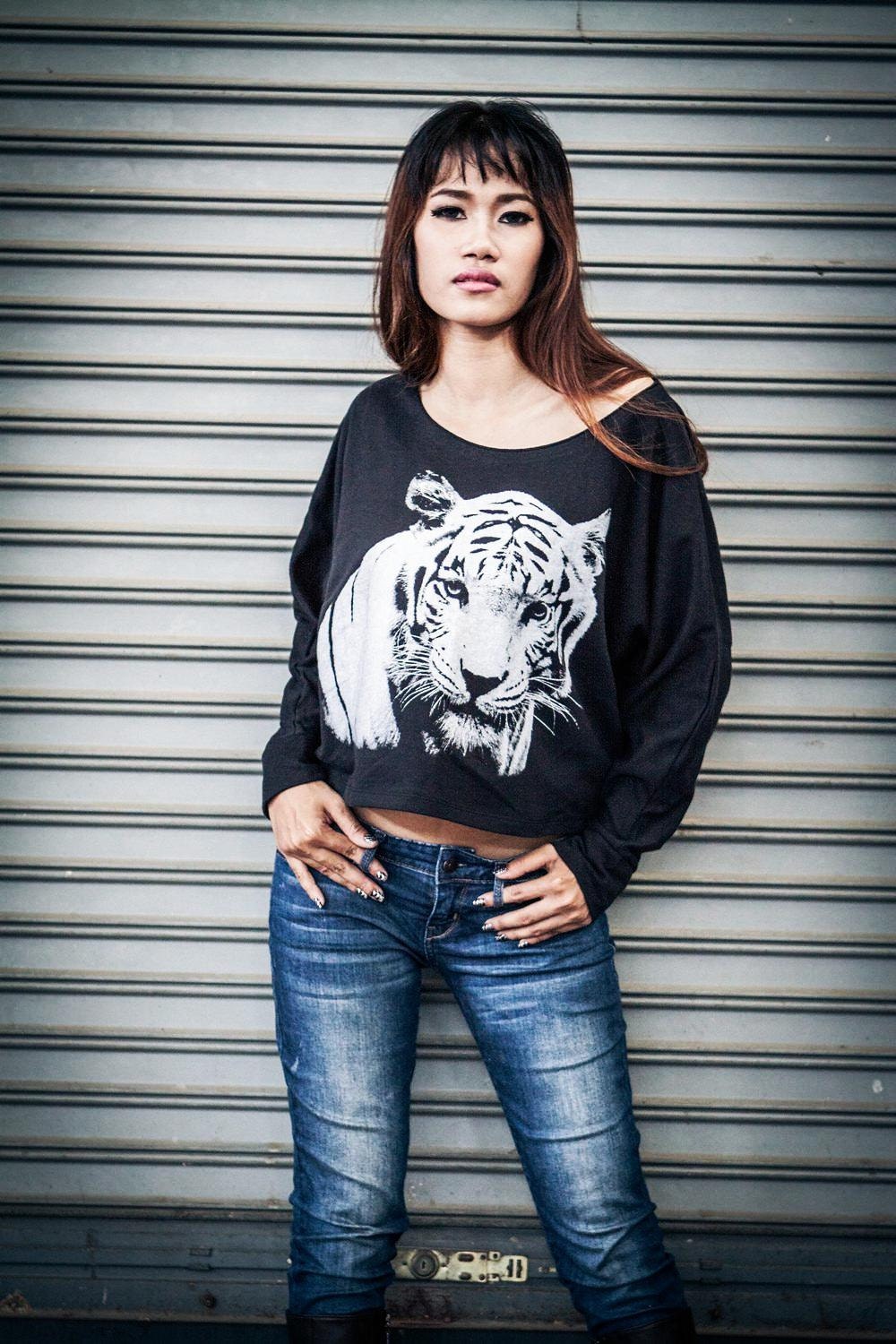 Tiger sweatshirt , Tiger sweater , Siberian Tiger Pullover Oversize Bat Wing Style Half Body In Black sweater.