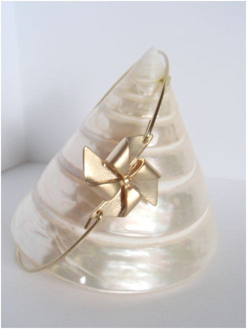 Gold pinwheel bangle - Gold pinwheel bracelet - Minimalist jewelry - Everyday jewelry - Gold Bangles
