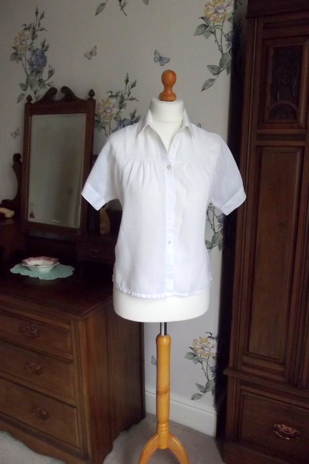 vintage ladies shirt white classic collar yolk detail womens clothing uk england clothes medium