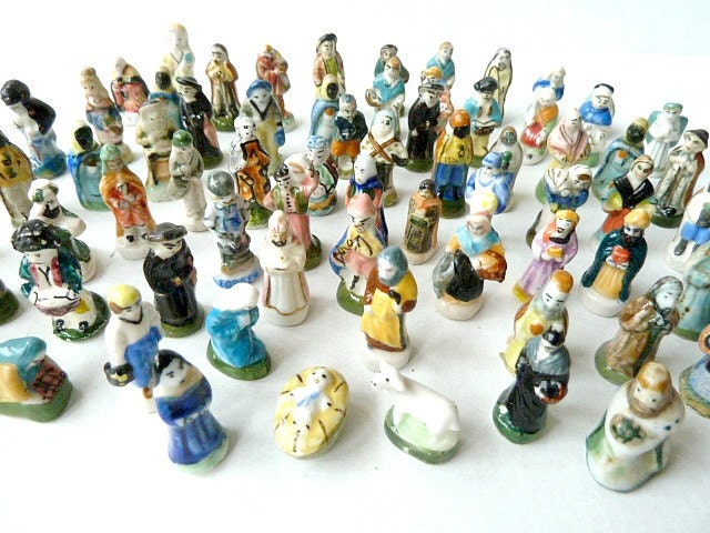 Nativity .Nativity set. Vintage French miniature figurines. Feves .Provence .Miniature Santons .Collectibles .Supplies