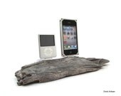 Dual iPhone 4 Dock in Driftwood