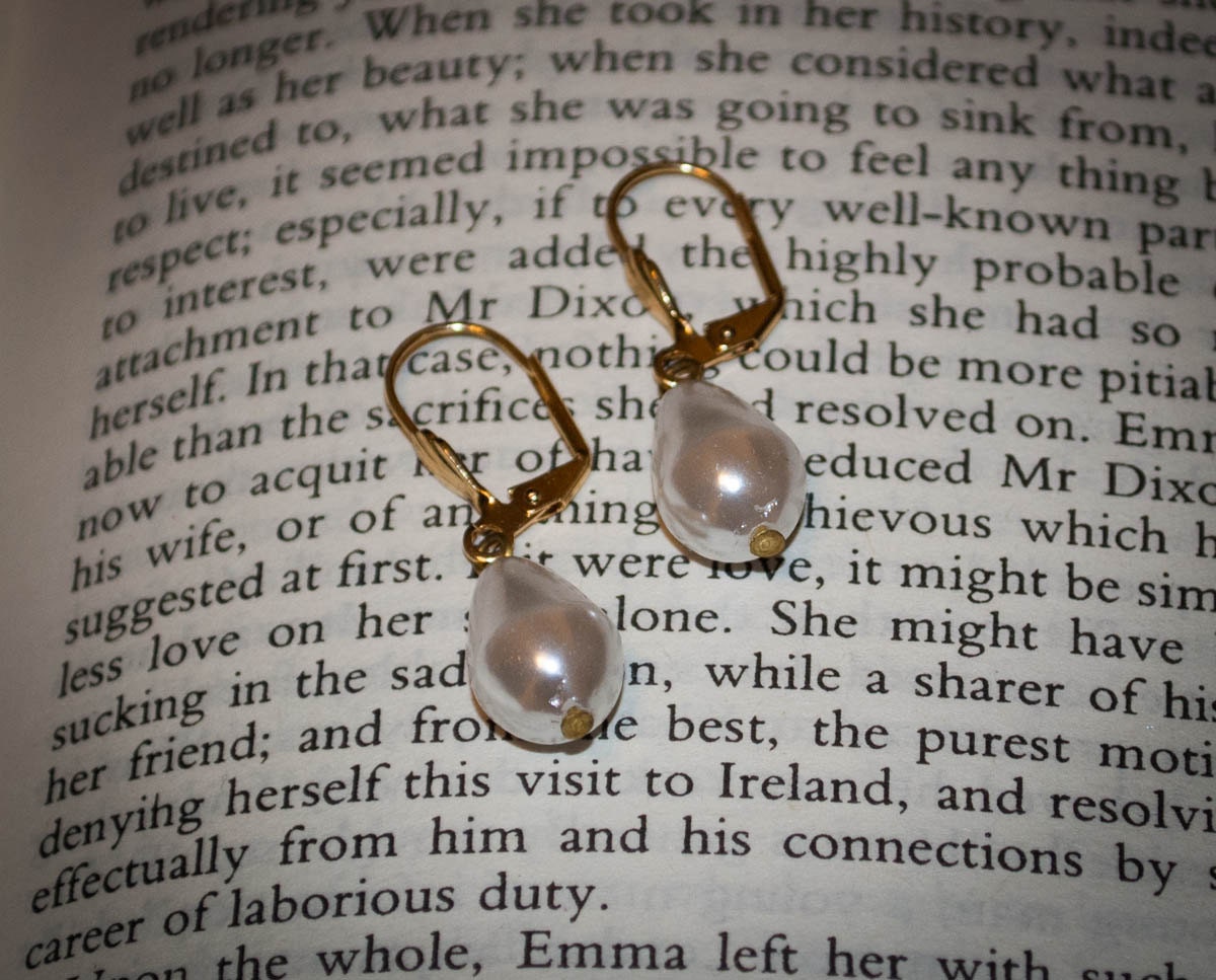 Jane Austen Georgian Regency Style drop pearl Earrings made with Vintage Japanese Beads