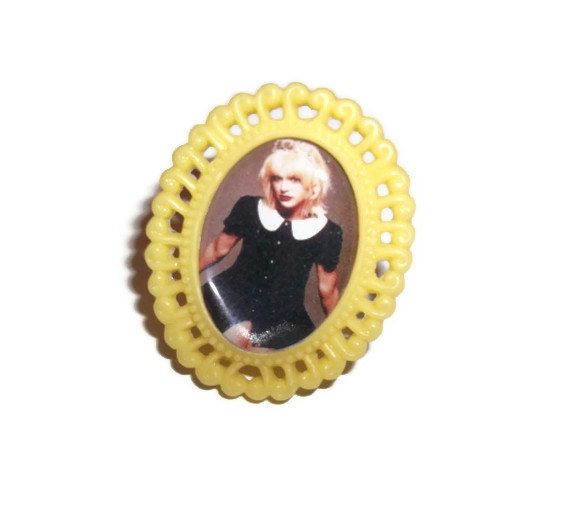 Courtney Love Ring, Hole, Yellow Grunge 90's Icon, Cameo Ring