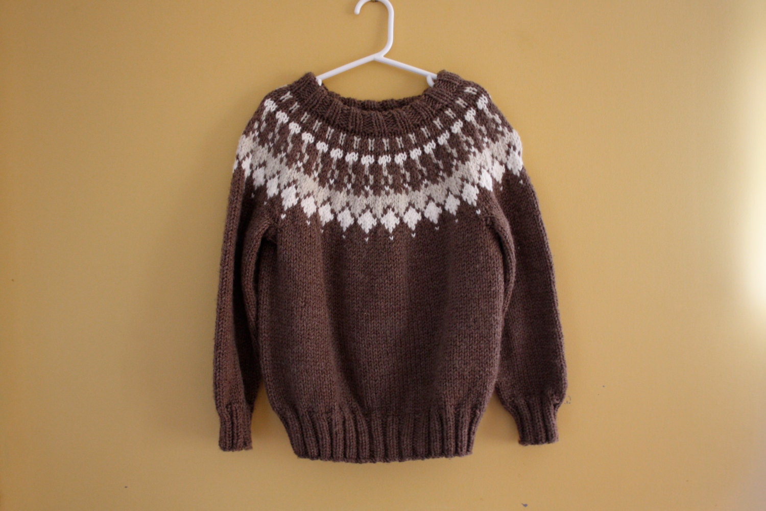Children's Vintage handknit fair isle sweater / boy girl size 6 to 8