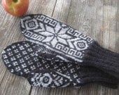 Scandinavian Style MIttens in a Traditional Star Pattern  OLAF