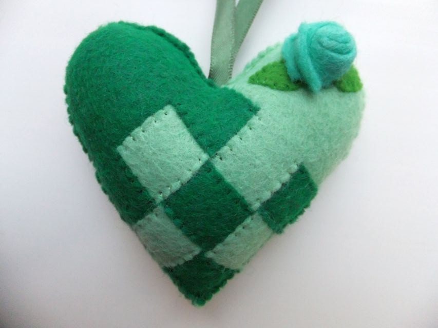 Felt Christmas Scandinavian Love Heart Swedish Norwegian Danish Check Valentines Wedding hanging ornament decoration Green Pastel Mint