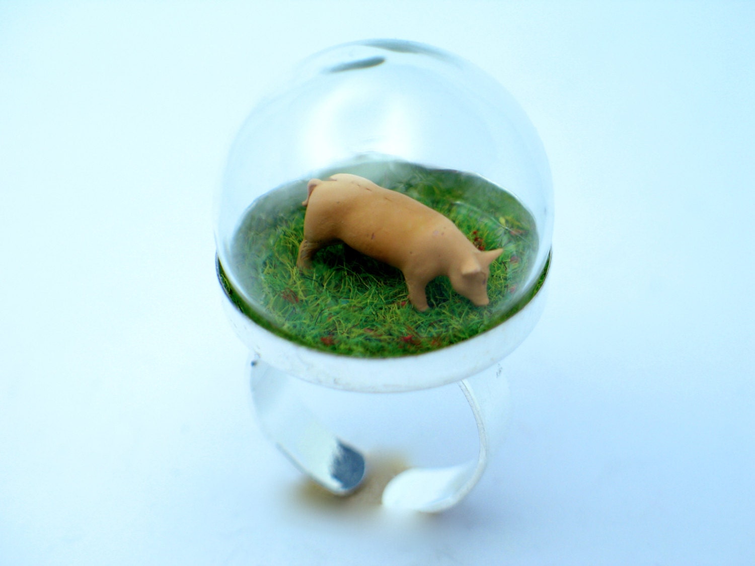 A little pig on grass. Glass dome ring. Terrarium ring. Modern Jewelry. Adjustable ring. Animal jewelry