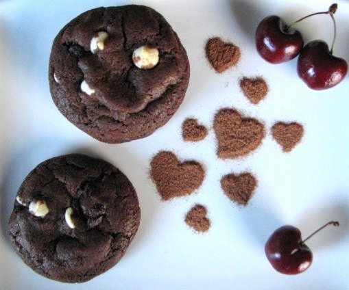 NEW-  Valentines Day Gift - Be Loved Black Forest Cookies 1 Dozen - QsGoodies
