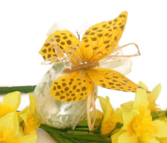 Butterfly Easter  Egg Ornament - jamonicawhite