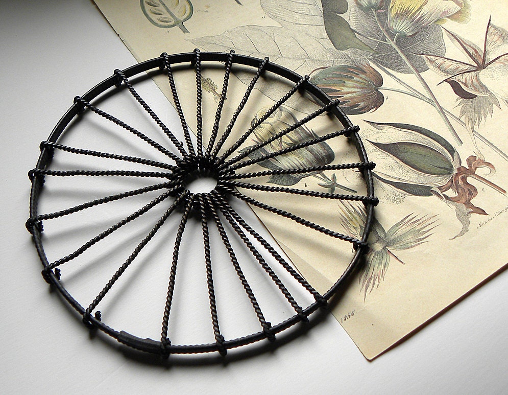 Antique rare Vermont Farm Wire Ware Metal Trivet hand crimped wrapped wire metal