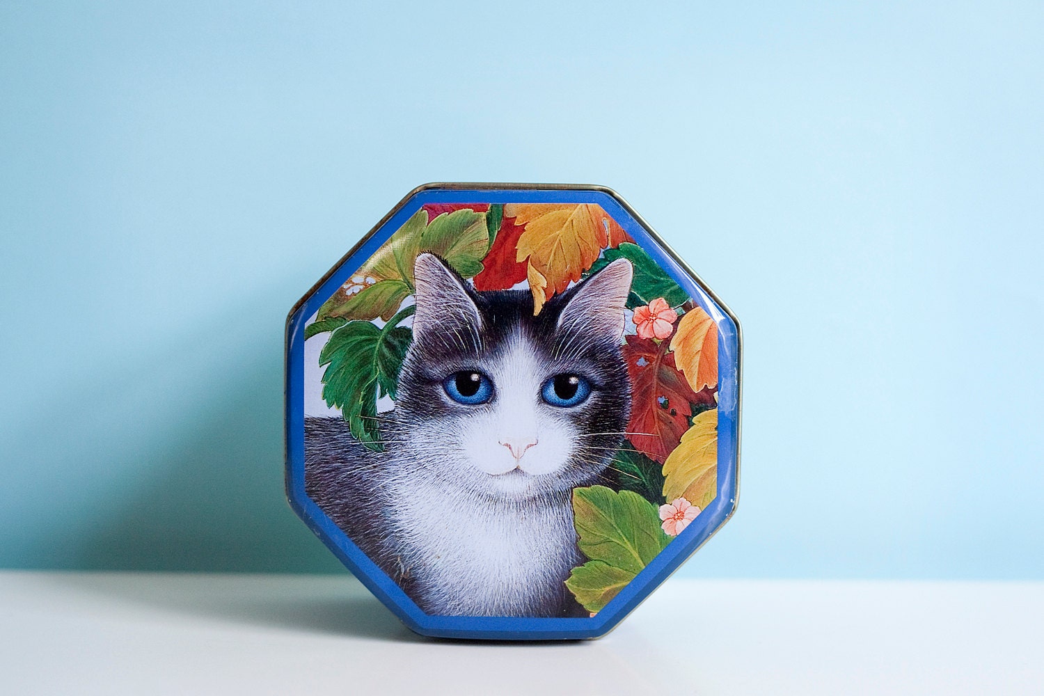 Vintage Hallmark Metal Cat Tin, Octagonal-Shaped Tin