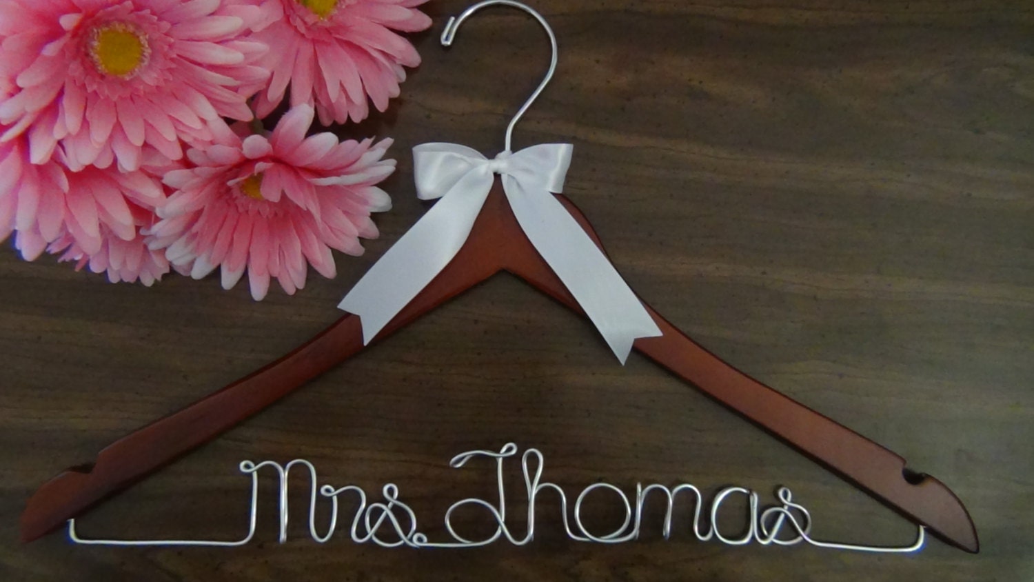 Bridal Hanger Personalized Keepsake , Custom Made Wedding Hangers with Names, Bridal Shower Gift idea,Wedding Photo Props