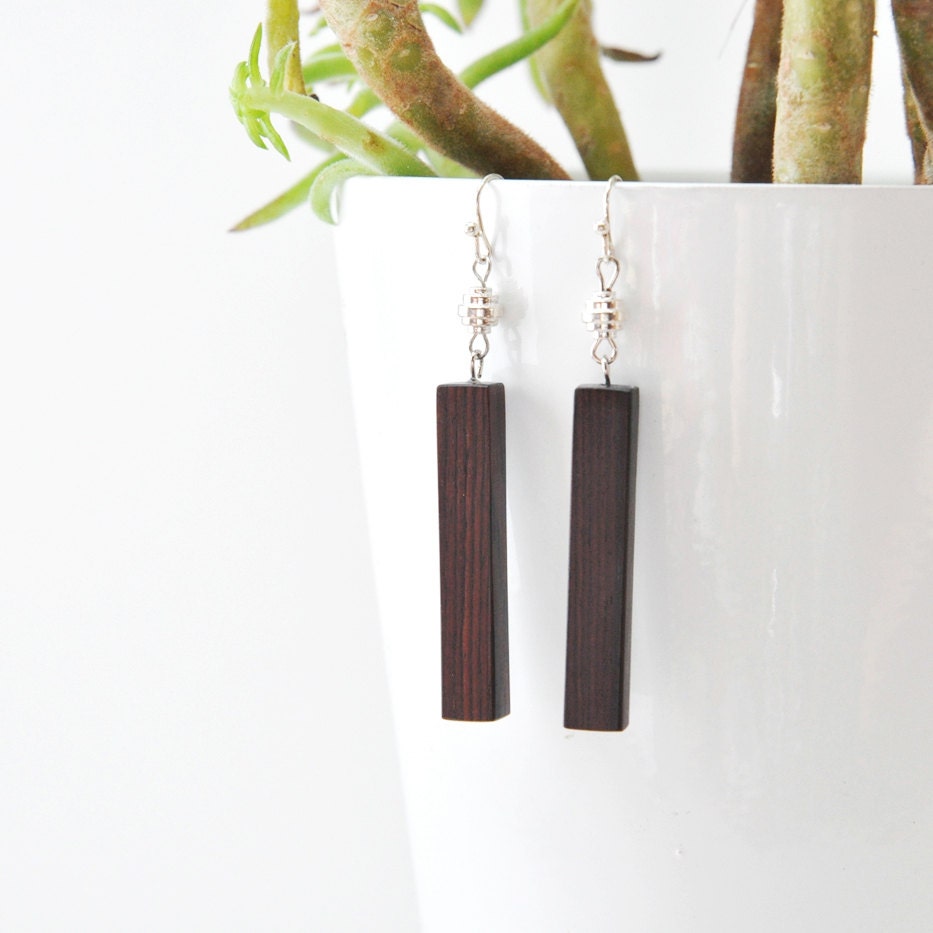 Column Shape Dangle Earrings - Camatillo
