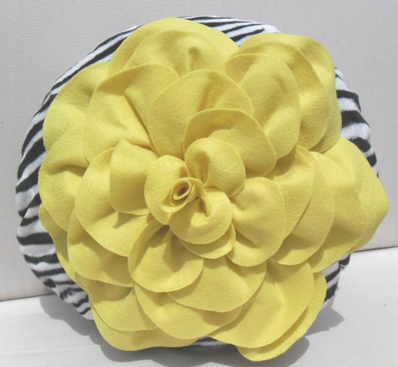 Yellow Flower on Zebra Design Fabric Round Pillow Cover 16",Housewares,Home Decor.