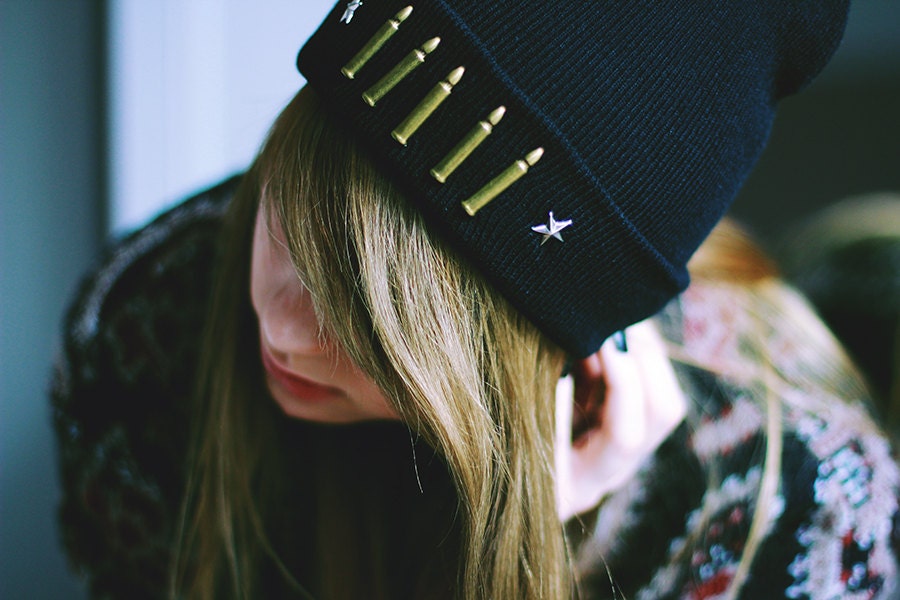 Studded bullet BEANIE black folded