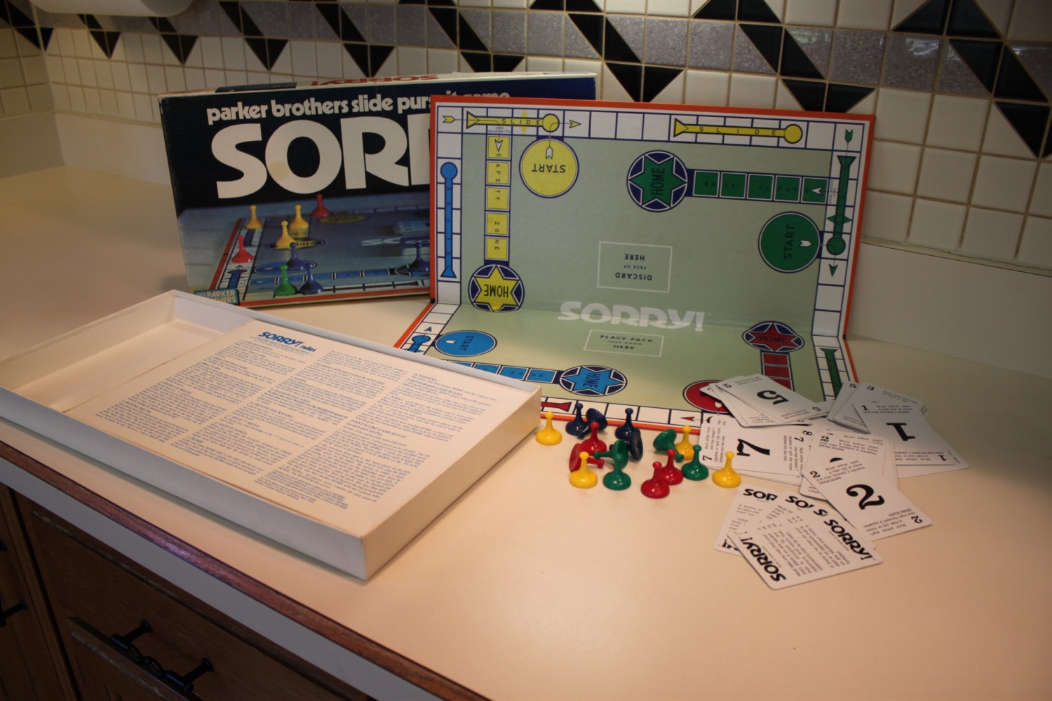 Vintage 1972 Parker Brothers Pursuit SORRY Game