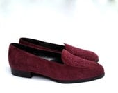 vintage 90s suede leather loafers in plum. slip on shoes with embroidery. size 6.5 - ReRunRoom