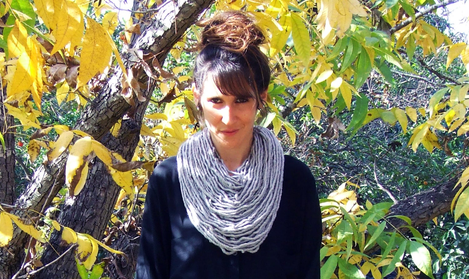 infinity scarf, knit scarf , chunky scarf - light grey merino wool necklace
