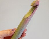 XXXL Wooden Crochet Hook - Vintage Mulit-Color - Hand-carved - 25mm.
