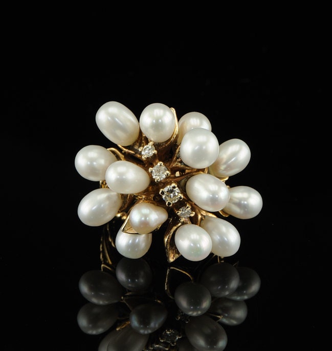 Superb multi pearl and diamond big retro ring