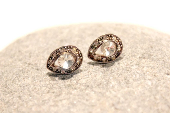 SALE Beautiful Tear Drop Rhinestone Posts 1970s