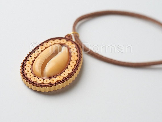 Seashell and paper quilling pendant necklace. Eco-friendly