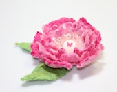 Bright pink Poppy / Felt flower brooch / Wool Felt Jewelry / Felted flower with green leaves and small butterfly / shades pink