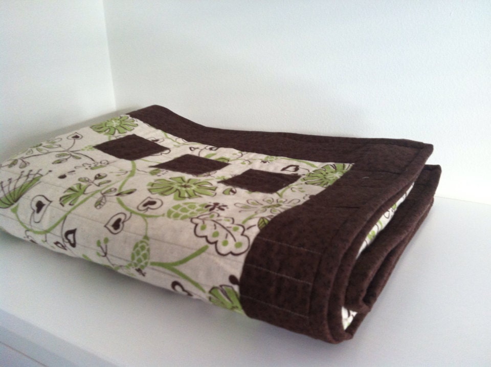 Modern Simple Japanese Style Handmade Patchwork Quilt from Isso Ecco Linen Fabric with Green, Chocolate Brown and Natural for Throw Home
