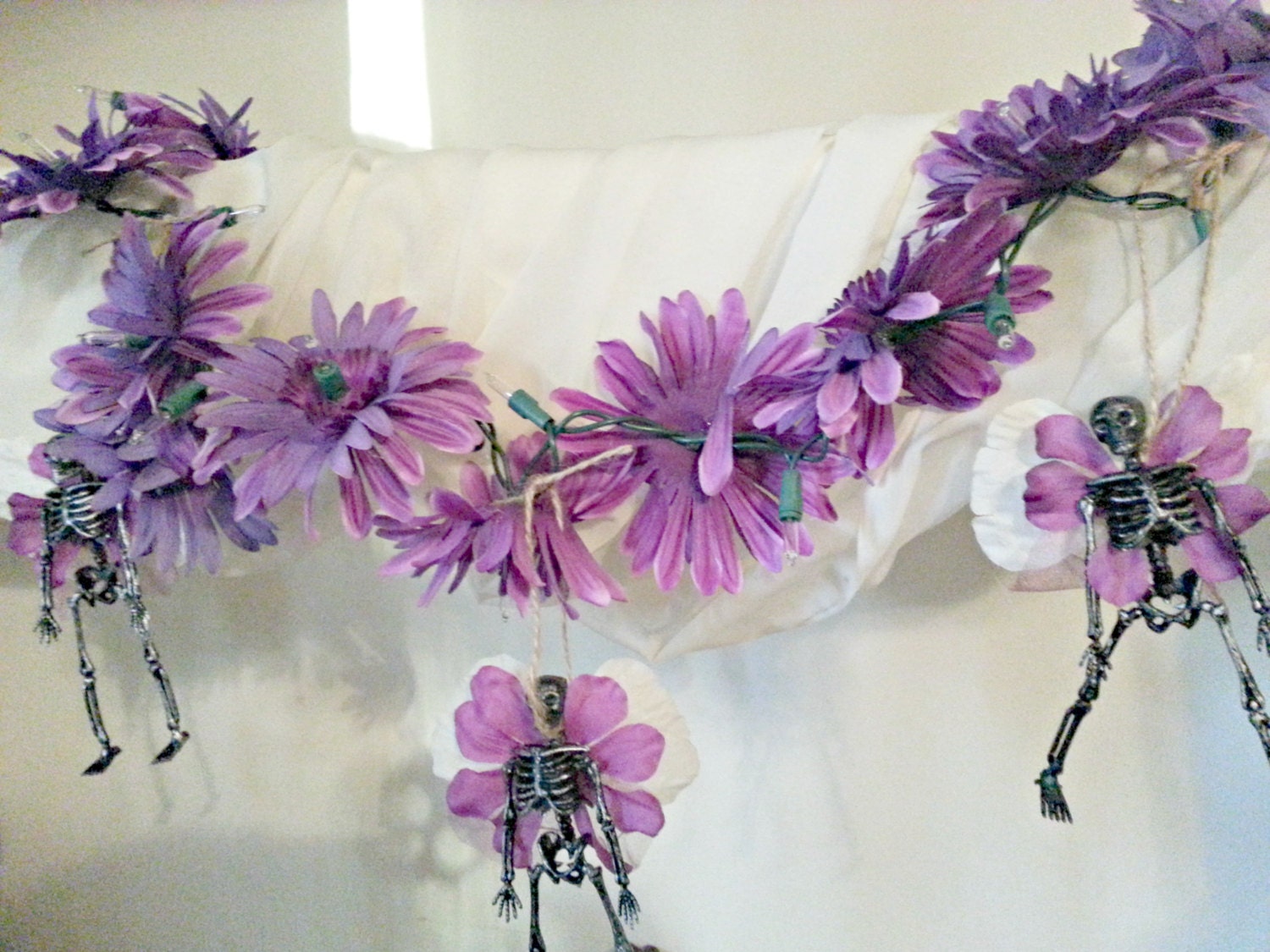 Skeleton Light String (purple)