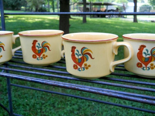 Set of four Rooster Ceramic Mugs Cups Coffee Tea Country Farmhouse Kitchen