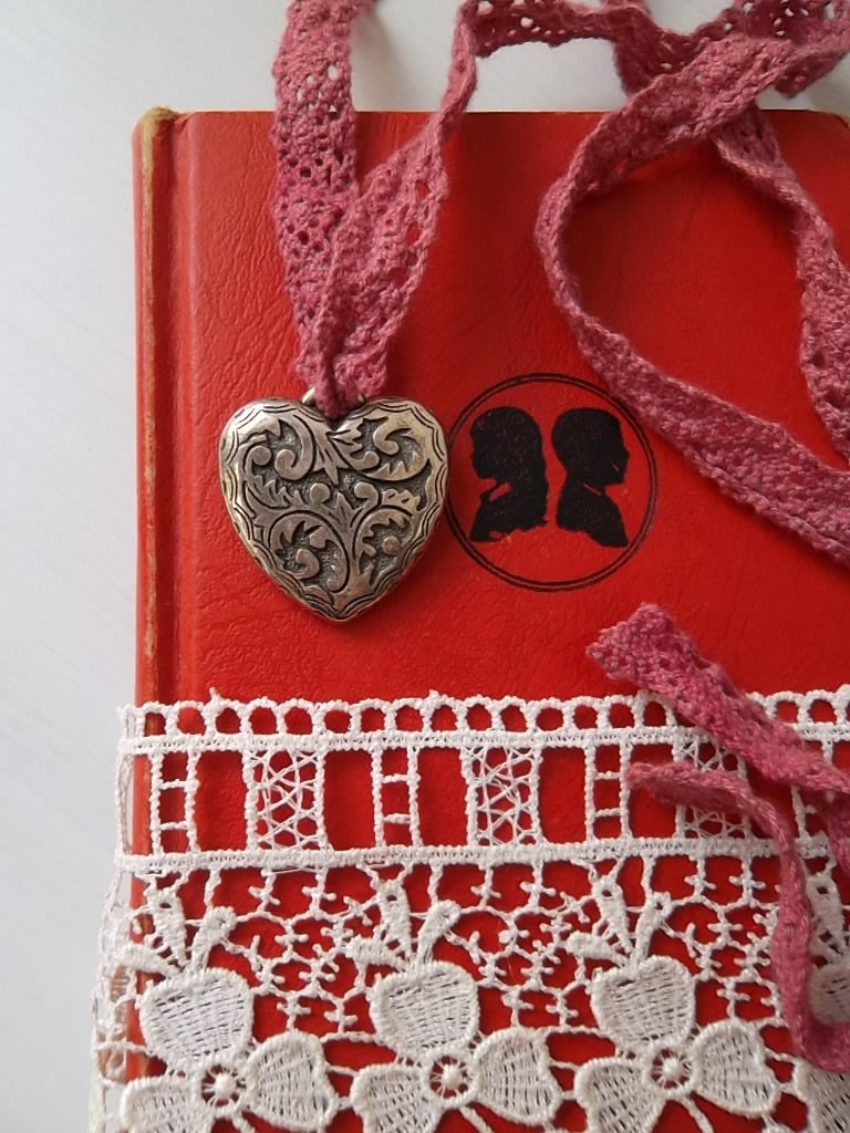 Heart shaped necklace  silver color,  necklace...Valentine's Day