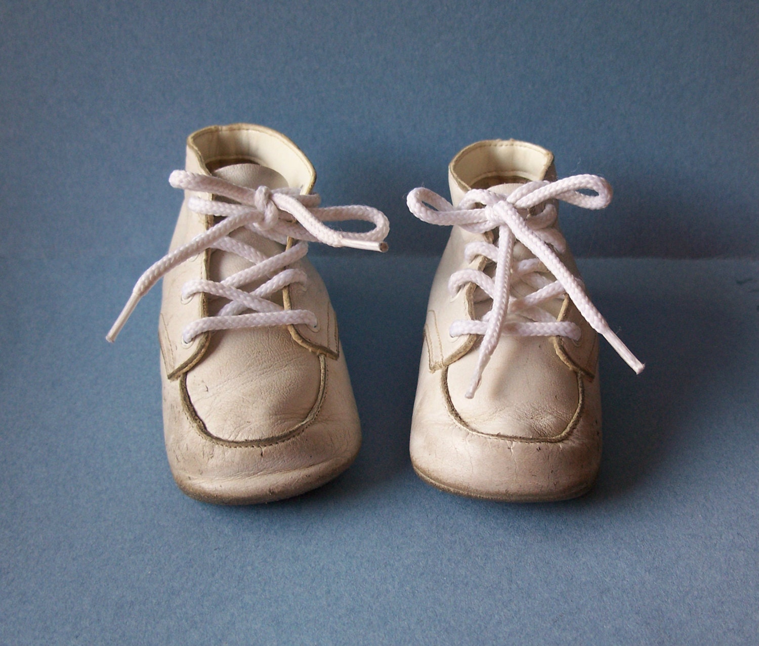 Vintage Honeysuckle Creeper Baby Shoes Size 2