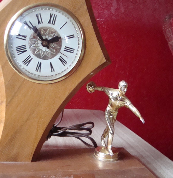 Vintage Bowling Trophy Clock . Mid Century Modern Wood Diamond . Retro 50s Kitsch Decor
