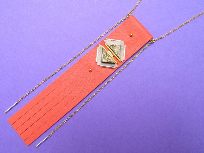 Luxor long necklace coral, fringed leather jewel, indian style
