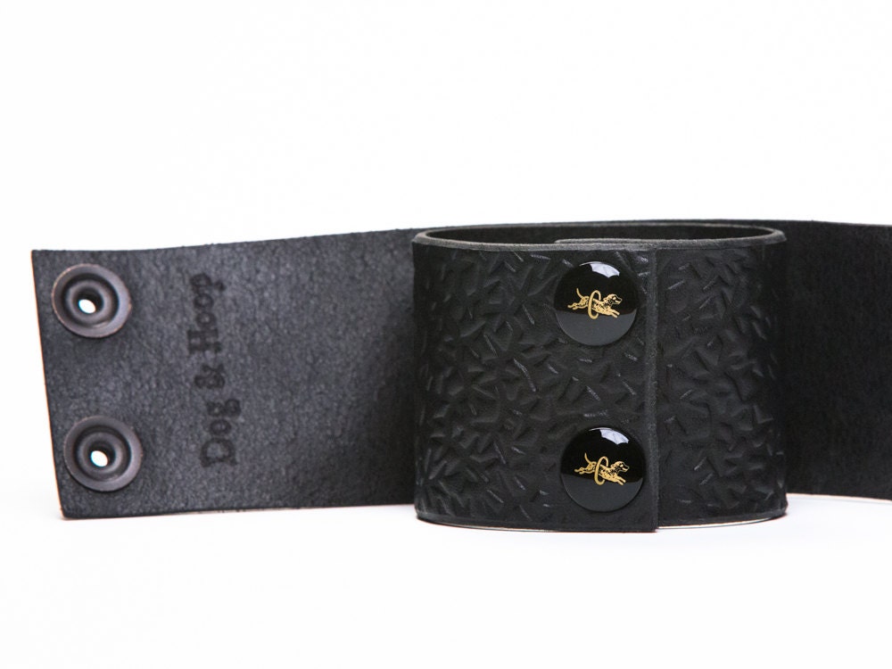 Leather Bondage Cuffs - Black Latigo - Embossed with Thorns - Brass Lead Ring