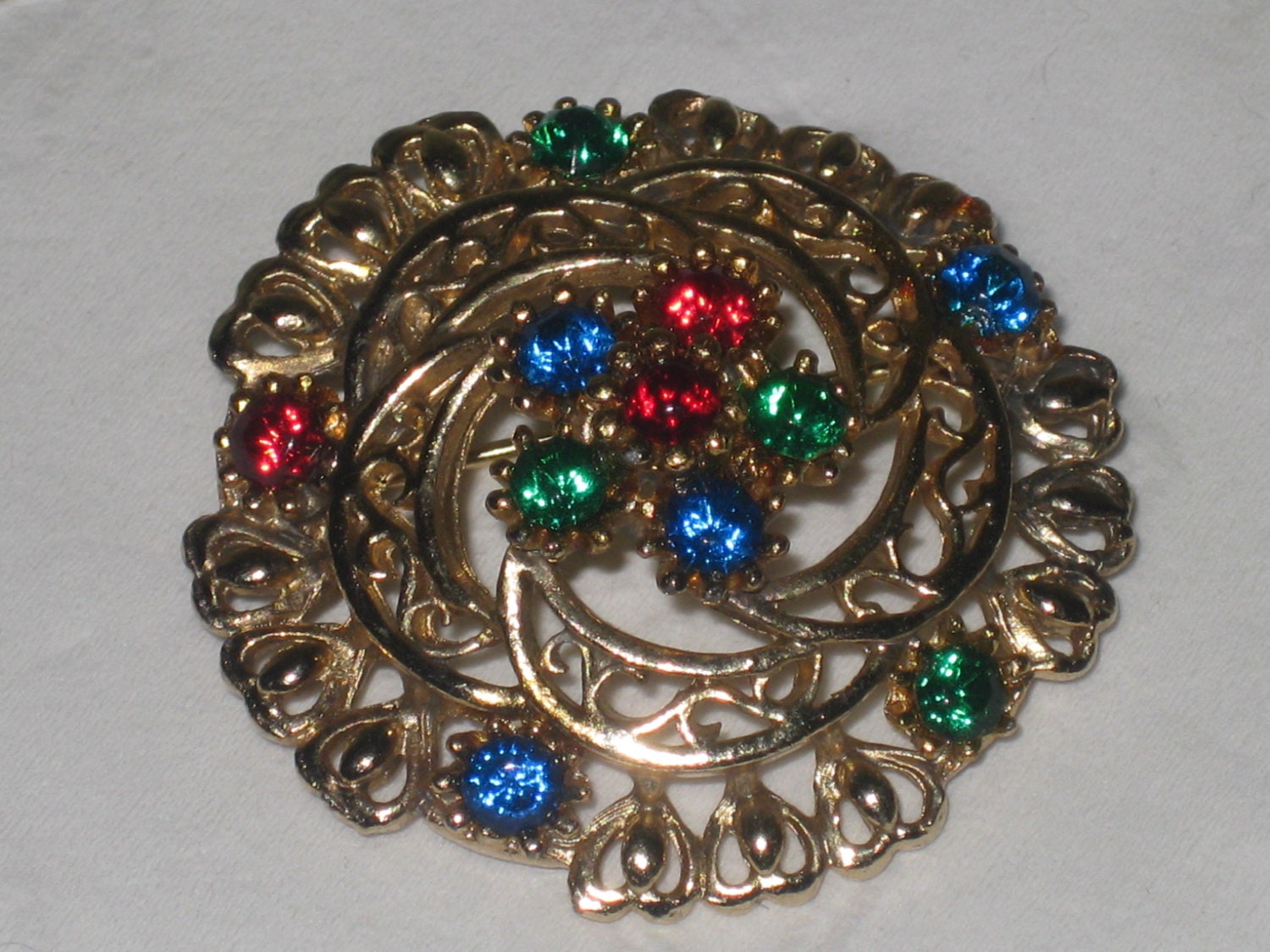Pretty Vintage flower brooch, multicolored brooch, rhinestone brooch pin, gold filigree, rainbow brooch, crown brooch, rhinestone jewelry,